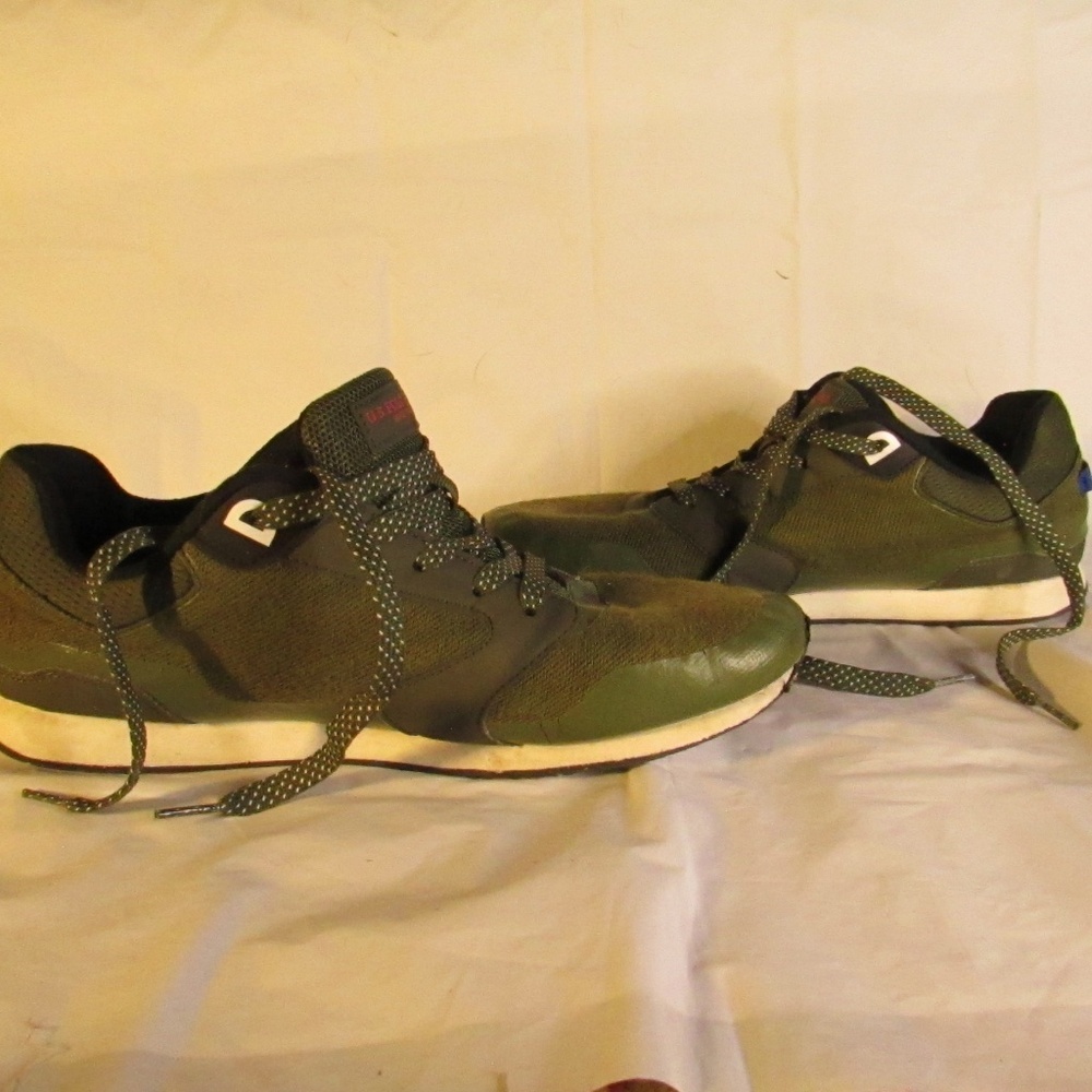 U.S. Polo Assn. Green and Red Men's Loafers - Picture 5 of 8